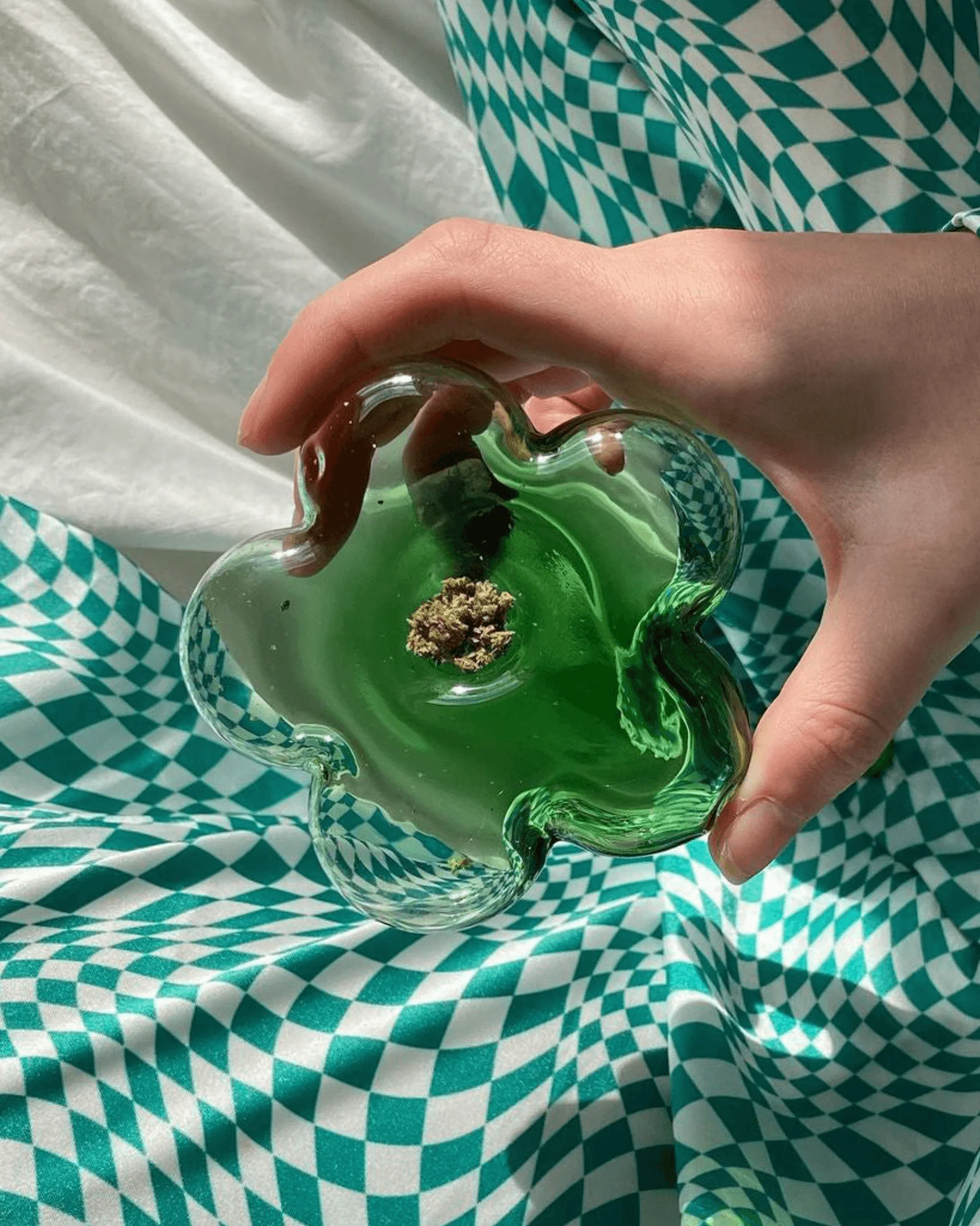 Petal Glass Pipe - Image 3