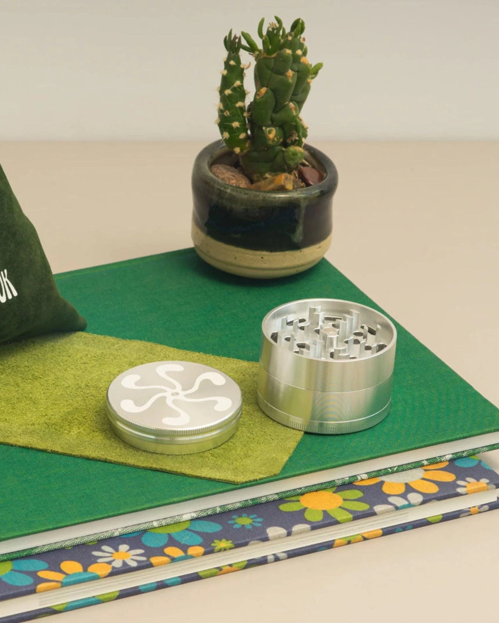 Four Piece Aluminum Grinder - Image 2