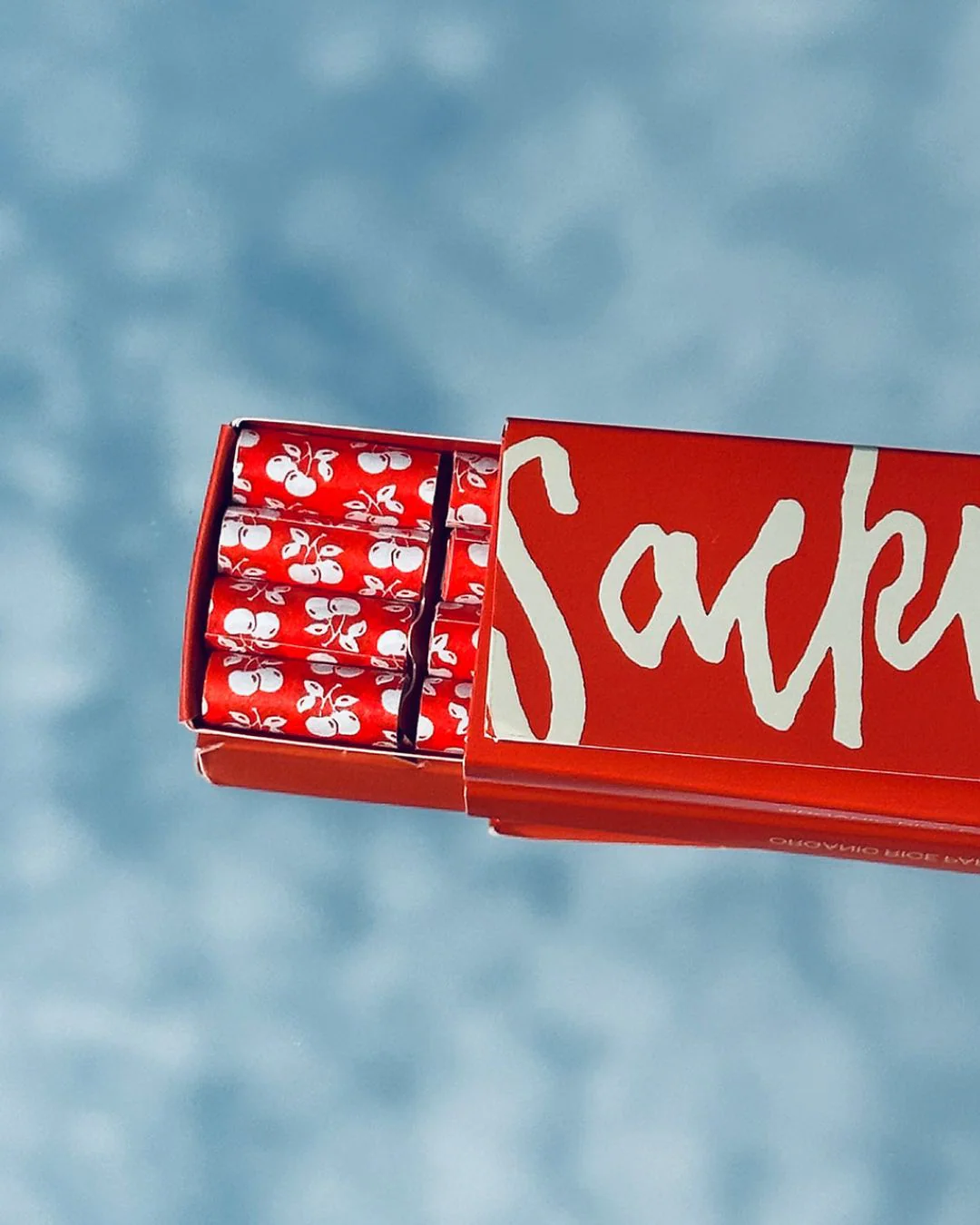 Cherry Red Rolling Papers - Image 3