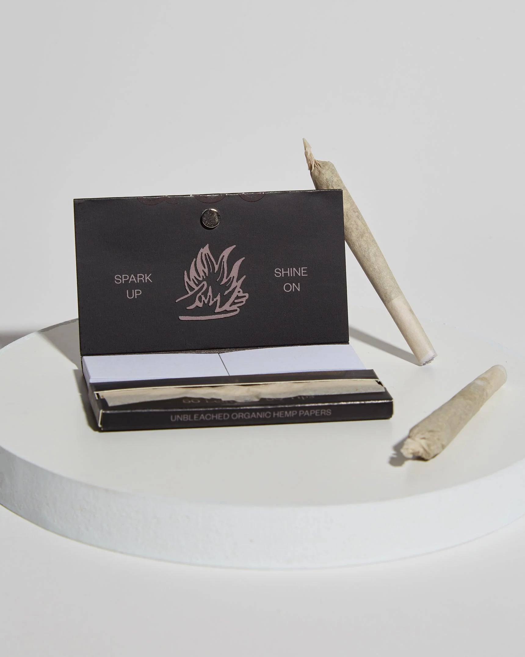 Organic Hemp Rolling Paper | Black - Image 3